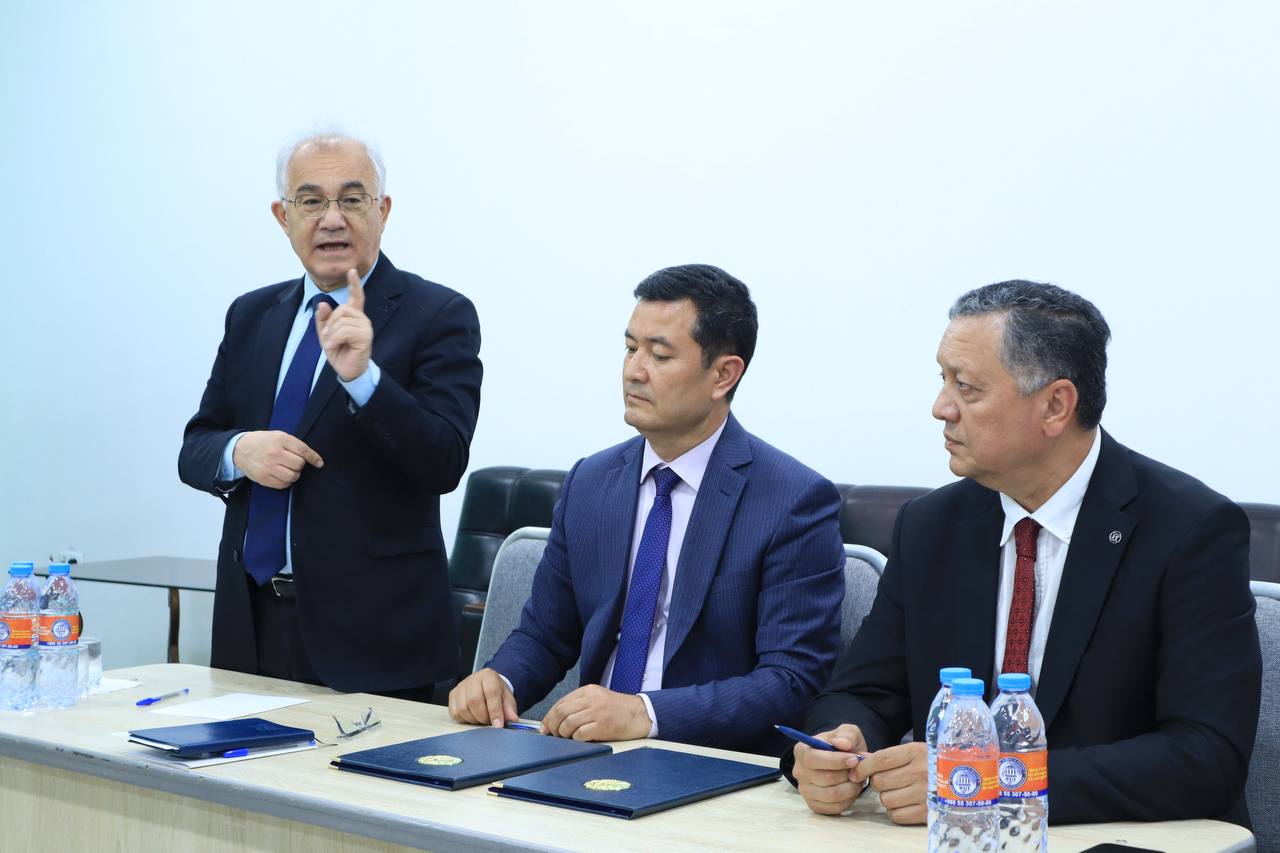 Интерактивная атмосфера круглого стола