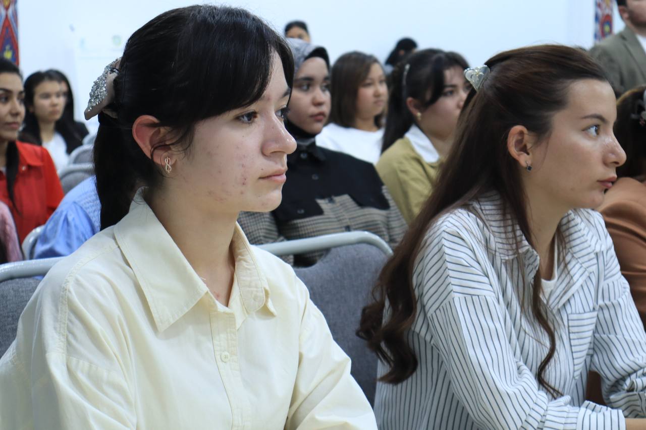 Обмен мнениями по правовым и социальным вопросам